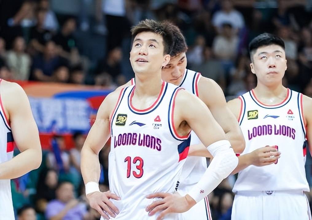 深圳队逆转灰熊，郭艾伦带队取胜